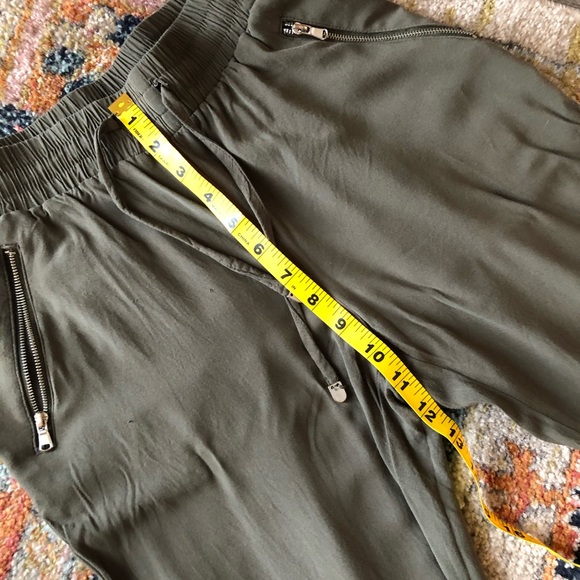 Suzy Sheir | Silky Jogger Pants - Picture 5 of 10